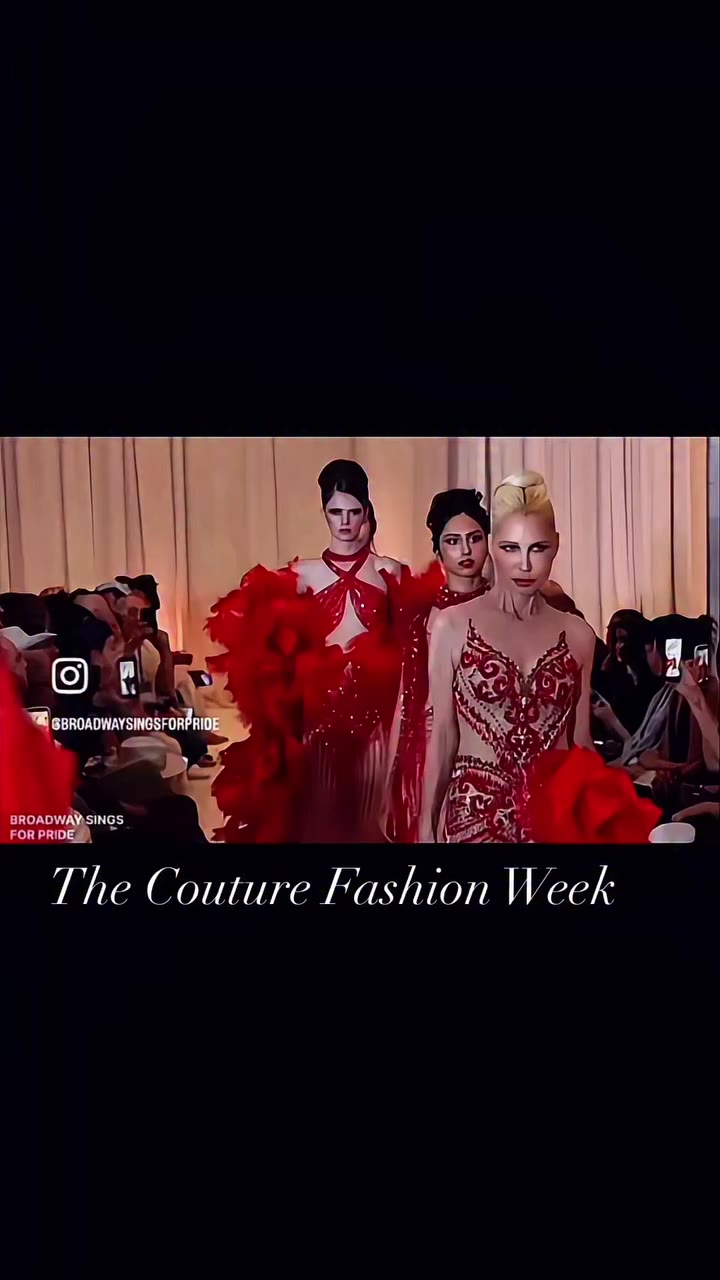 International Supermodel NYFW @laura_bianca_collins LAURA BIANCA Photo…