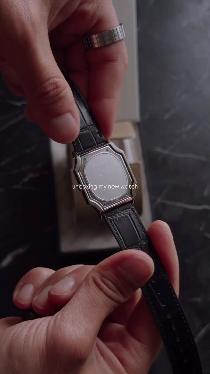 The flip sound is so satisfying 💆🏻‍♂️ @sansarretwatch Rewind in silver ASMR