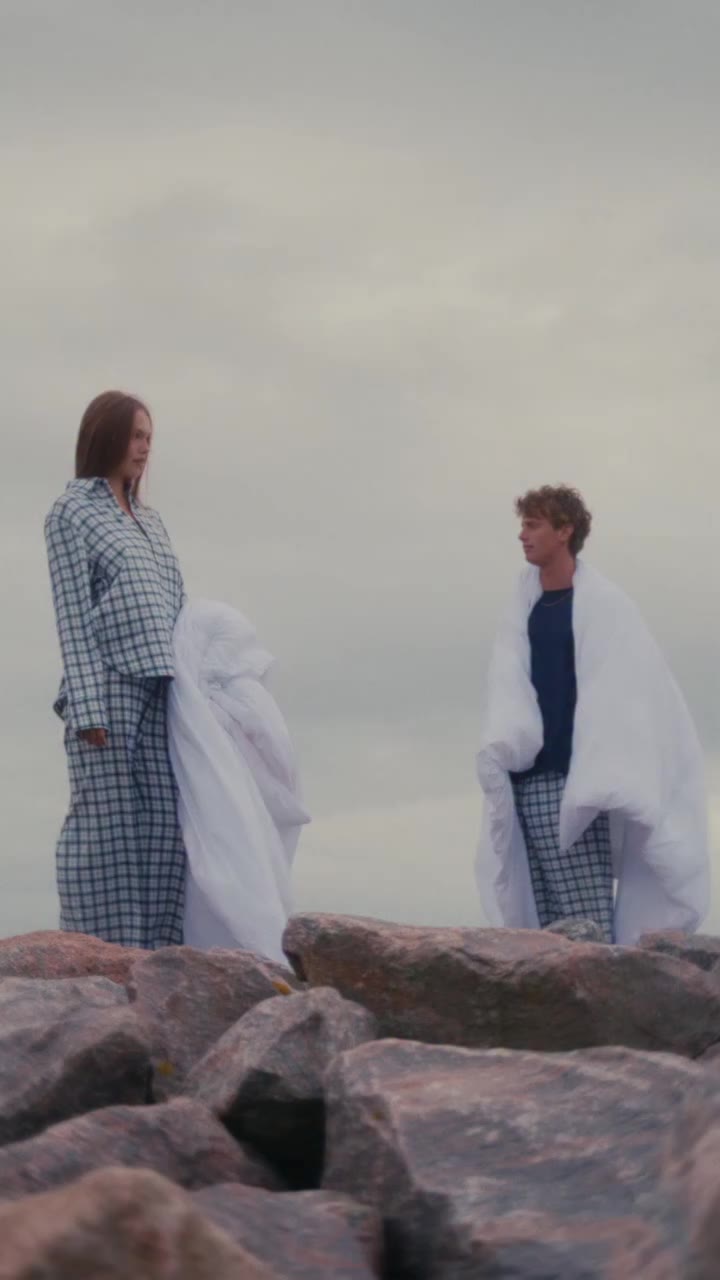 mit frischem Schlafanzug ins Bett > #comfortneversleeps #snocks #sleepwear