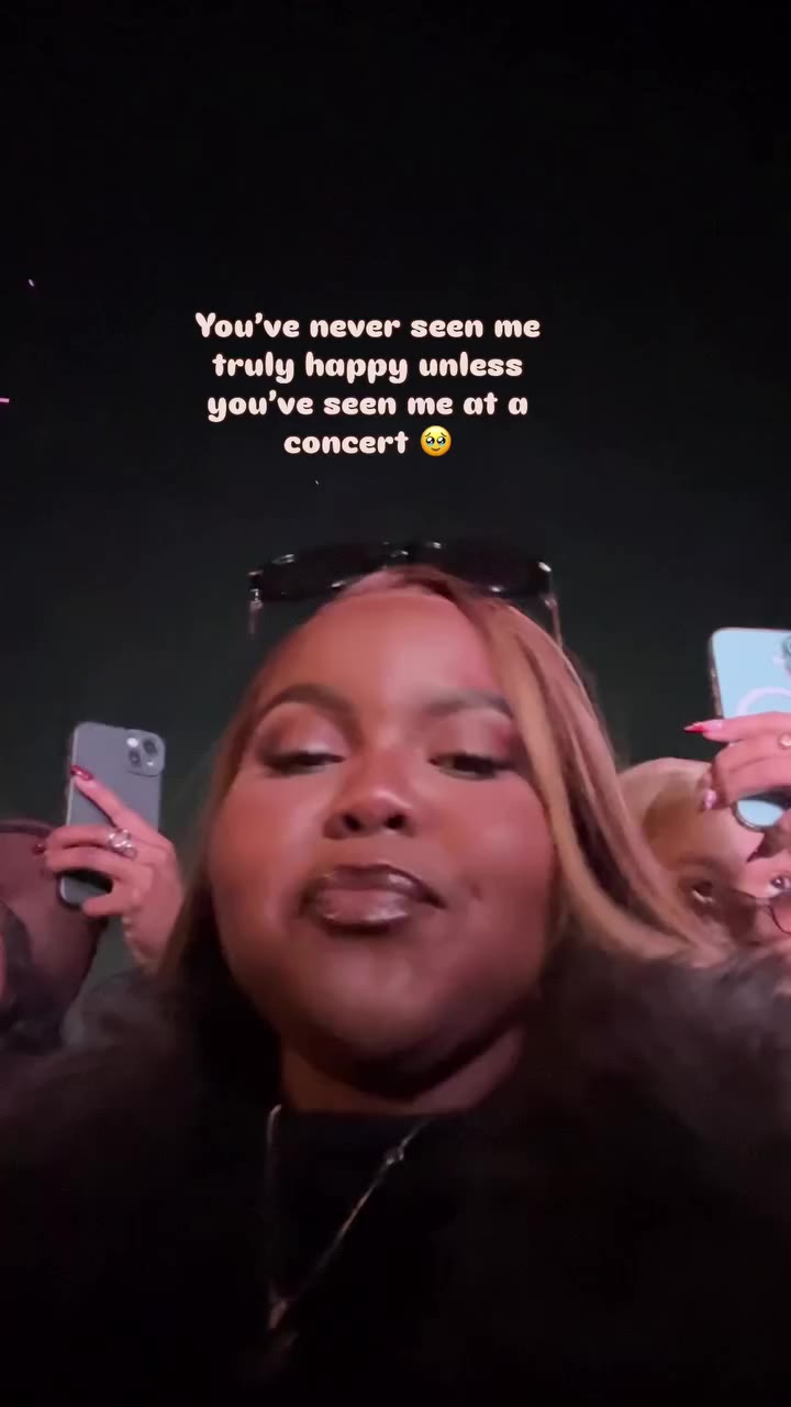 Oh how I love being at a concert! 🥹❤️