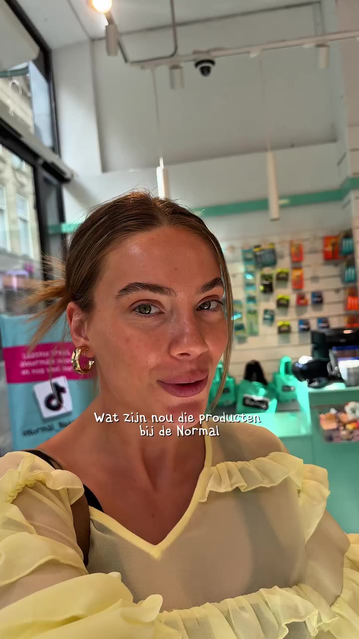 Als oma zegt dat die concealer en die dadels mee moeten, wie ben jij dan om…