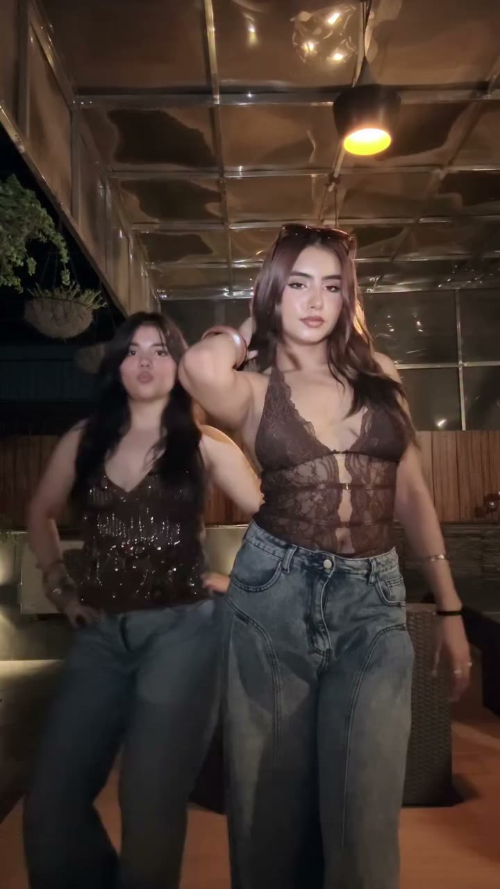 Come a lil closer💋 #dance #viral #trend #trending #hotdance