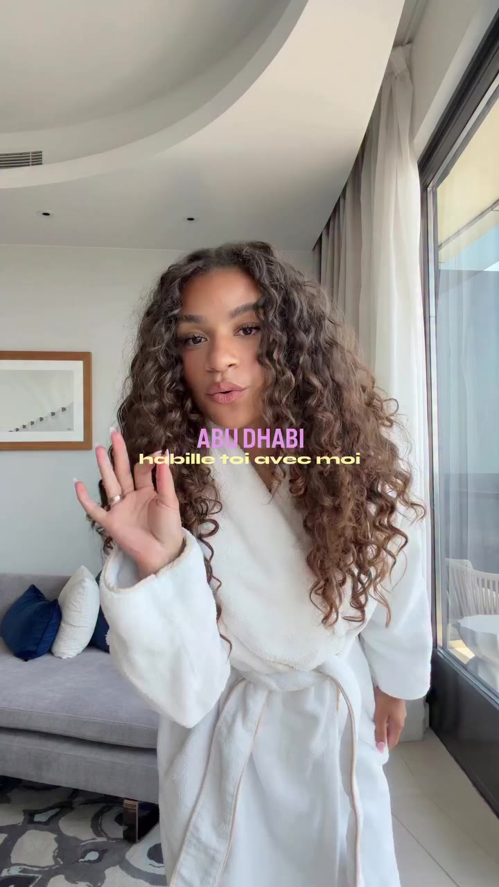unposted from Abu Dhabi, quelle robe tu préfères ? 🌟