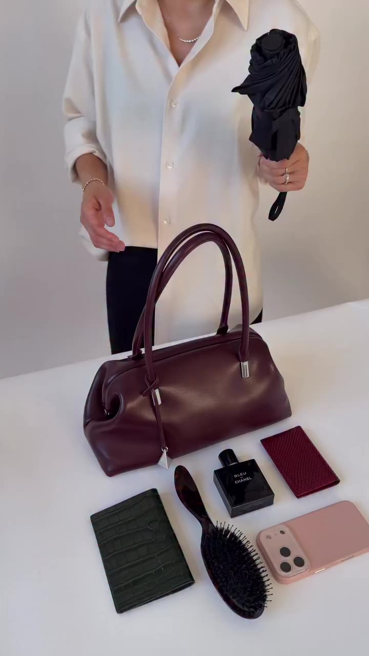 The perfect everyday bag: the Medium Burgundy Club Bag. 🍷