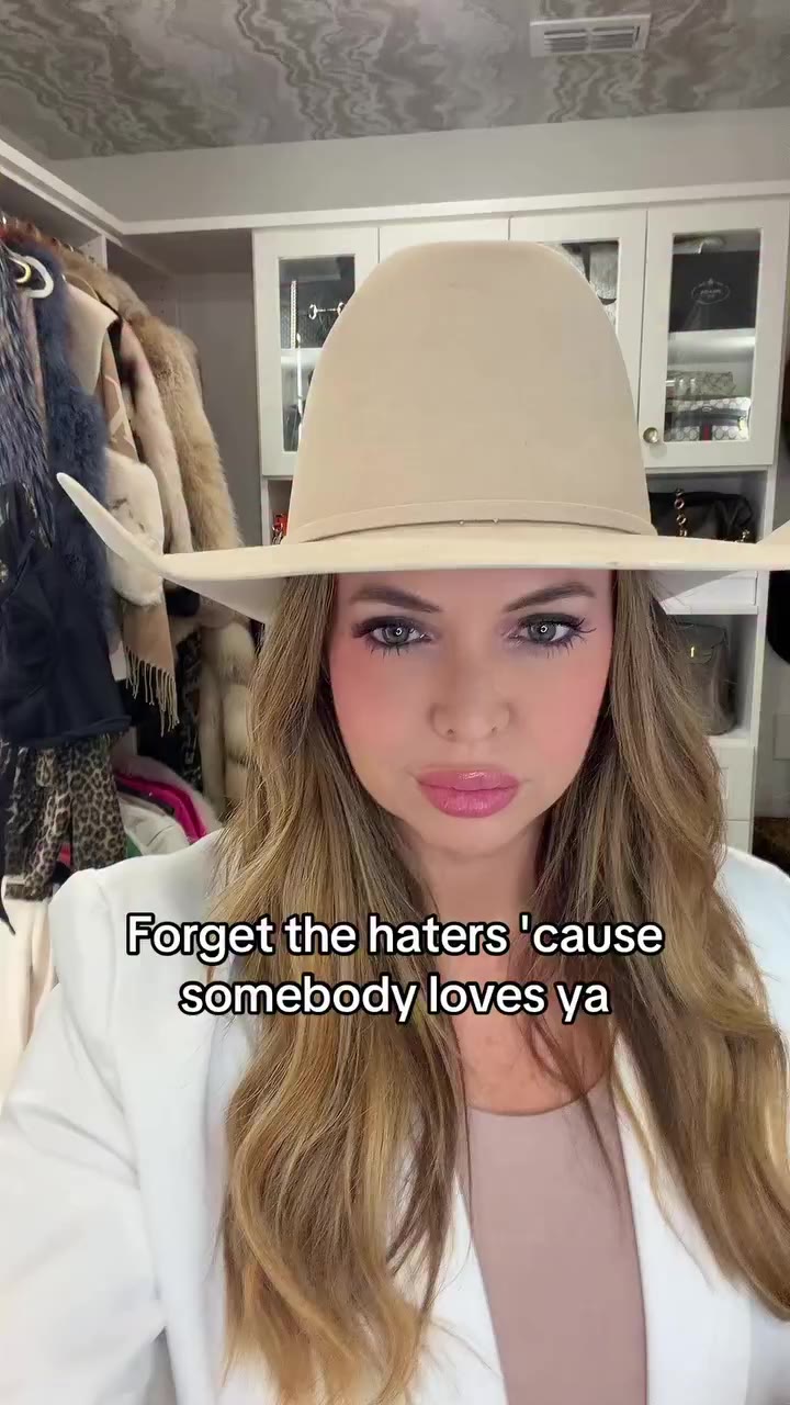 Consider this your Sunday reminder 🤠🫶🏼 #loveya