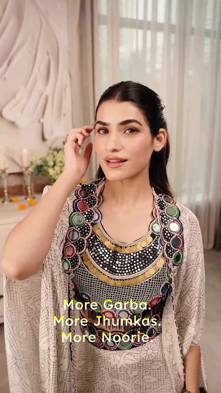 Navratri called. Your jewellery drawer answered. ✨💃🏻 From garba nights to…