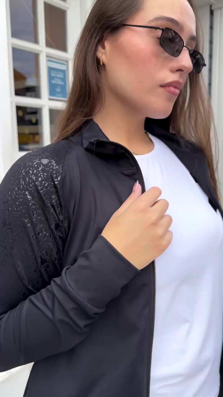 La Campera Aurora es la prenda ideal para completar cualquier looks con…