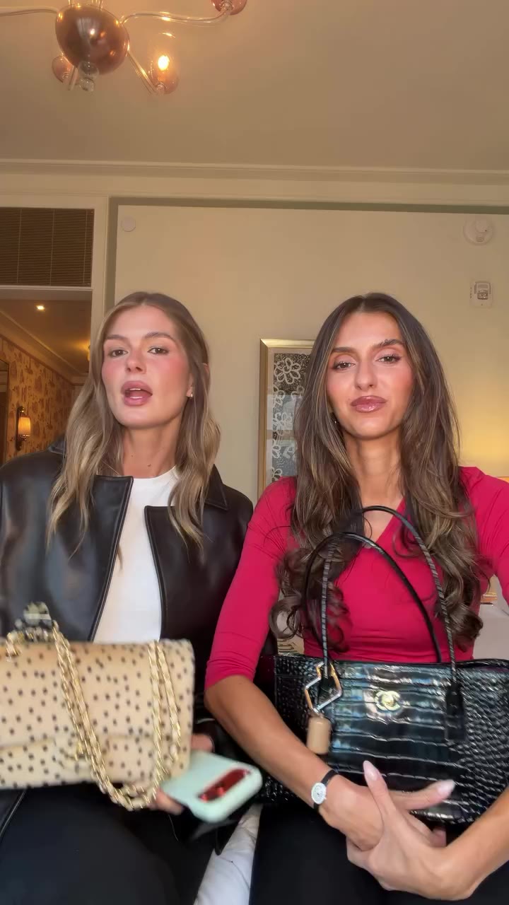 Getting to know each other the only way that matters: what’s in our bags 😂