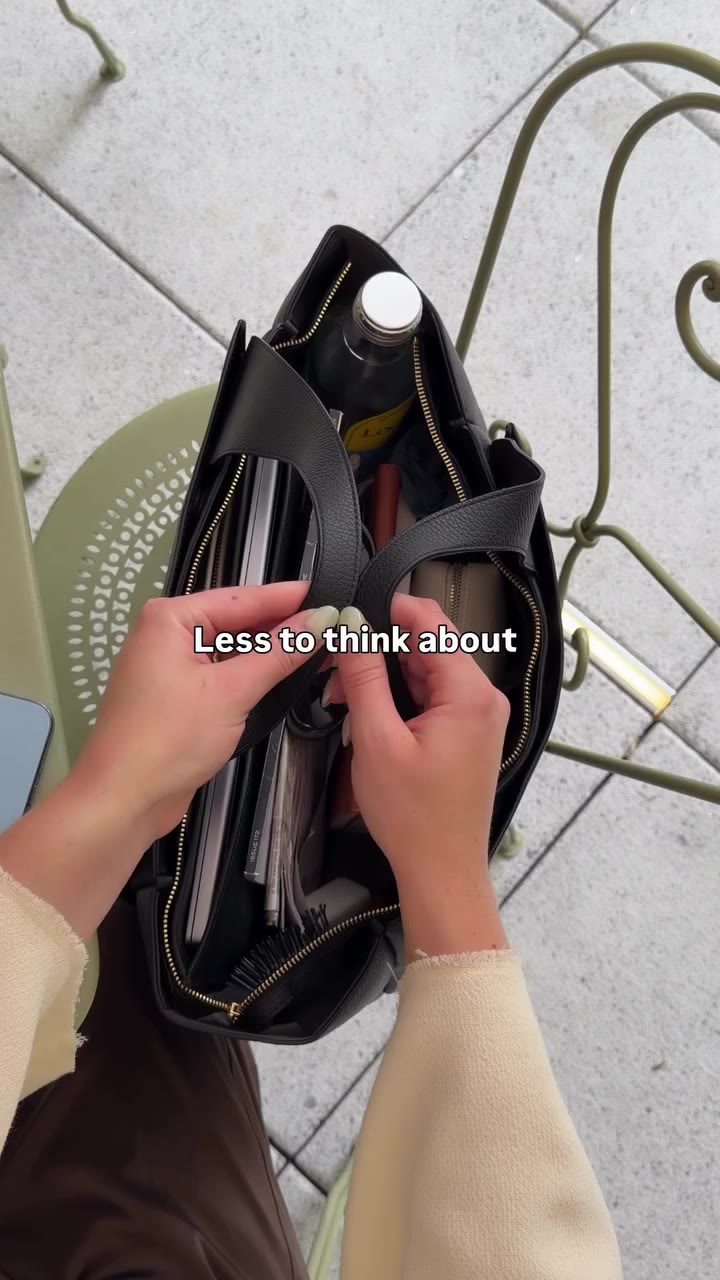Something about an organized bag is deeply satisfying.