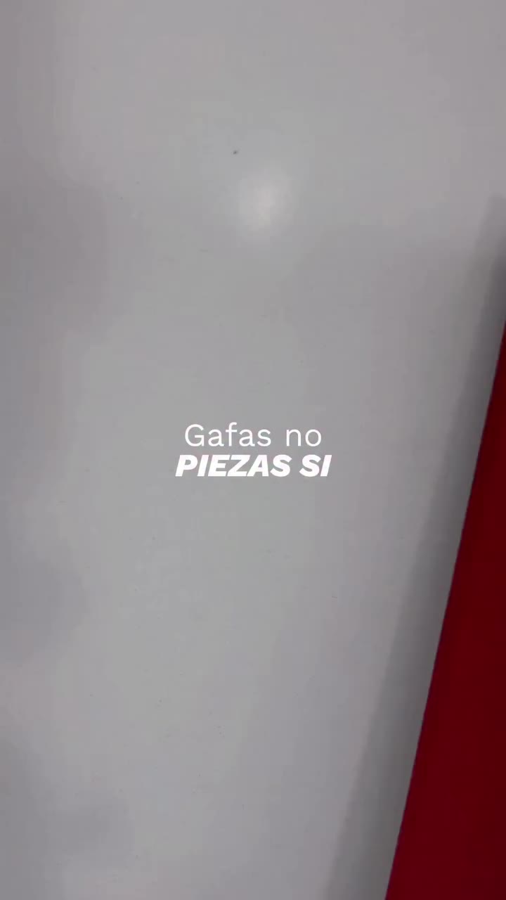 No les digas gafas. Cartier podría ofenderse. 👀 ¿Son gafas Cartier?…