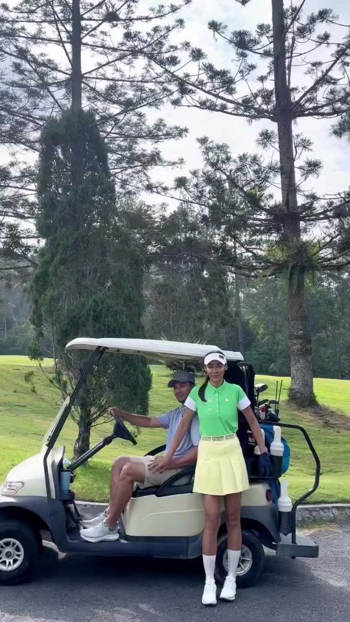 POV: Suami yang dulu bilang: Sayang, belajar golf yuk… biar kita bisa golf…