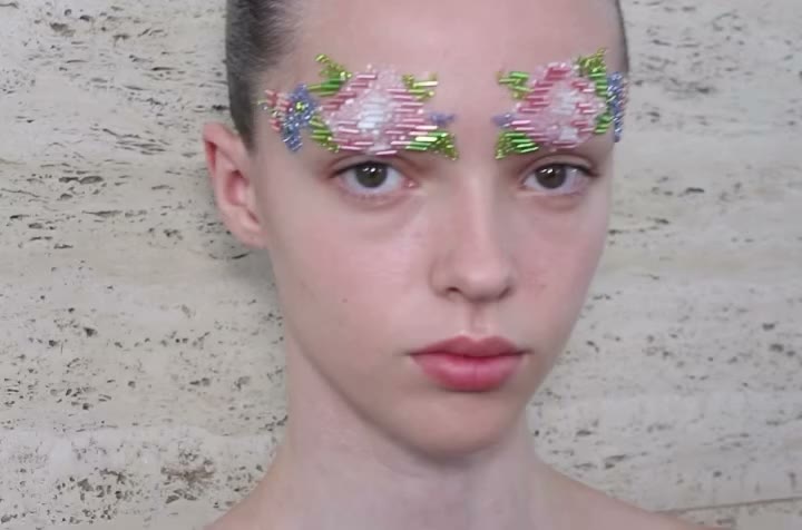 Beaded flower eye makeup for the @simonerocha_ ss27 show Styling …