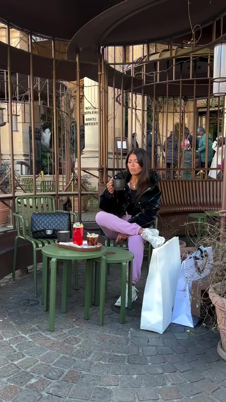 What I need this second .. fall vibes and a good coffee 🤎
