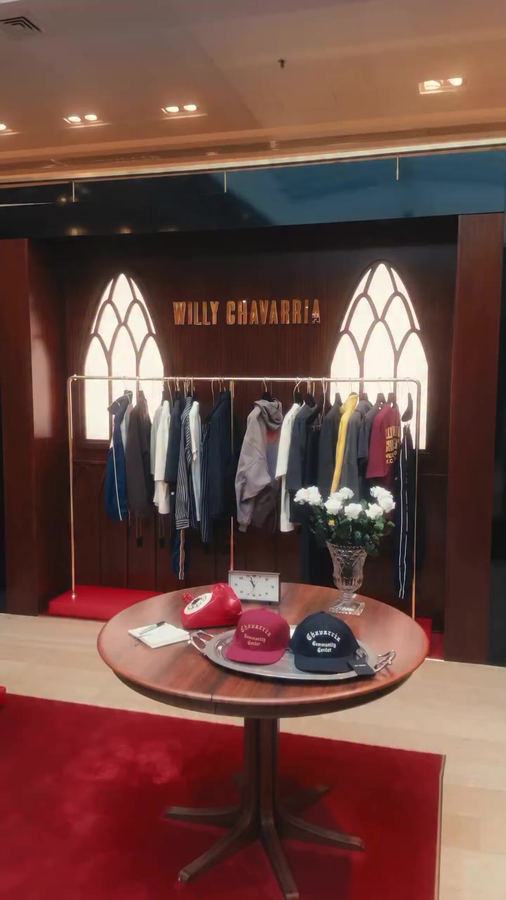 VOUS AVEZ UN MESSAGE DE @willychavarria La nouvelle garde de la mode…