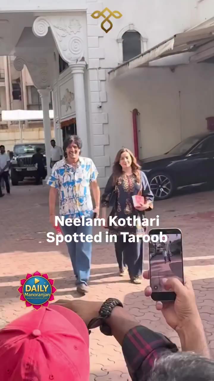 Grace that needs no introduction. ✨ The ever-elegant Neelam Kothari…
