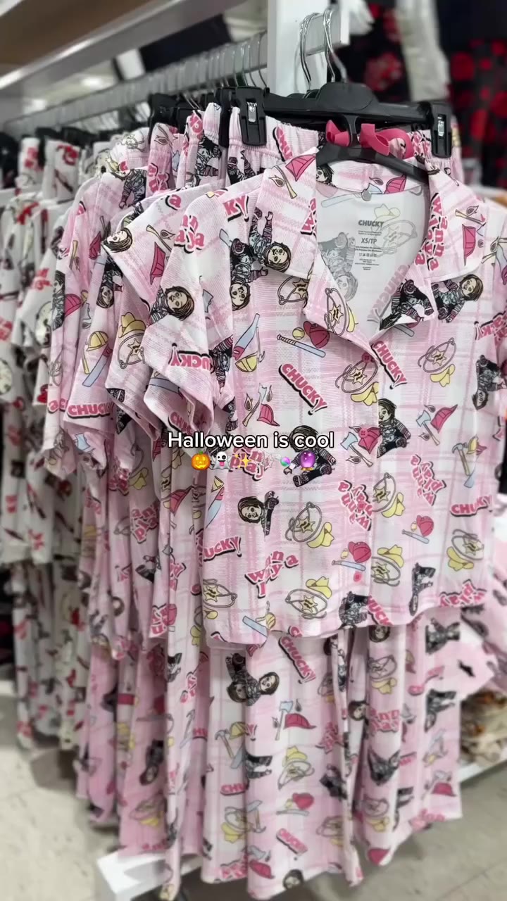 This and a bowl of halloween candy 🎃✨👻🍬🐈‍⬛ Officially Halloween season 🔗…