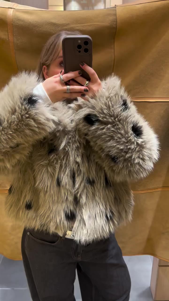 Come jacket shopping with Gina 🛍️🤍