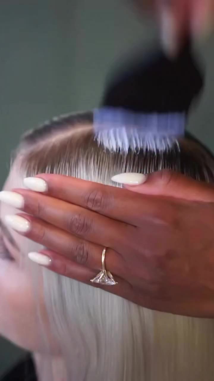BELLAMI Master Stylist @sabrinathehairwitch shows how Flex Weft 2.0’s no…