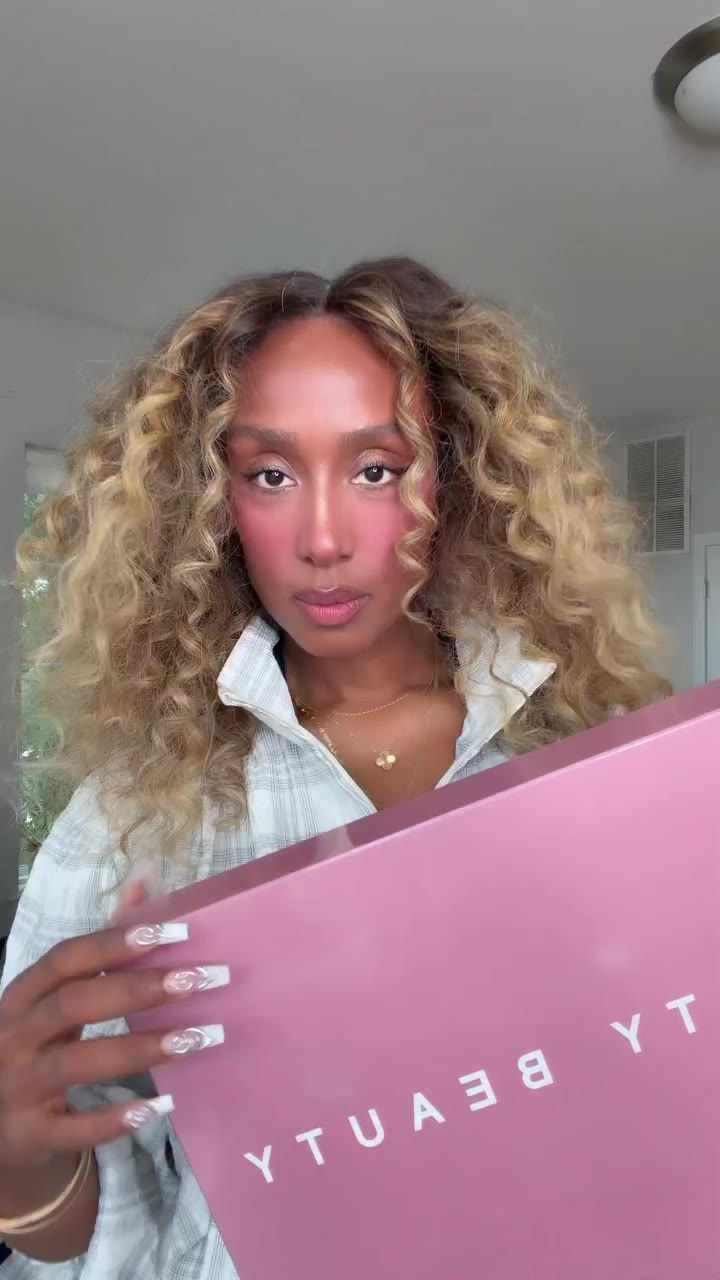 Idk about yall but my lip combos always consist of at least 3 products ✨ 💖…