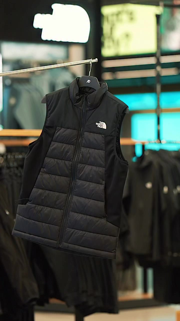 Autumn on lock 🔓 We got you 🤝 Shop @thenorthface Instore and Online now 🫡…