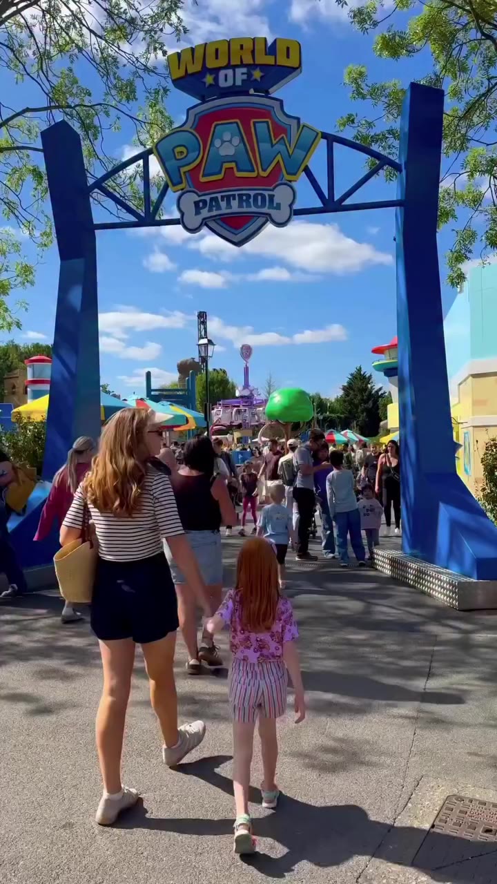 Save this post if you have little kids & looking for a fun family getaway 🐶…