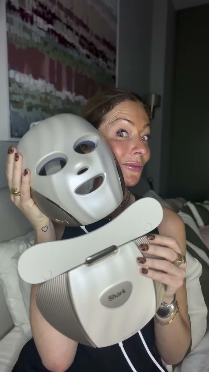 AD Oh how I love the NEW @sharkbeautyuk CryoGlow Clinic Face + Body System…