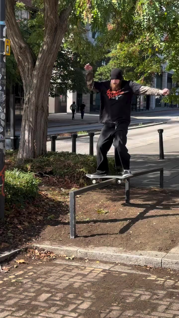 MK crusty cruising @scenicskateshop @creaturefiends