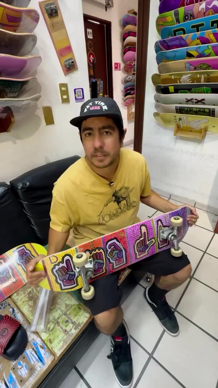@cebollask8 nos recomienda 5 artículos para dar una buena sesión #adictosalskate