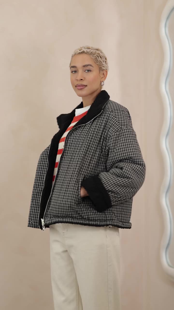 The reversible jacket. No need to choose. Shop in bio.