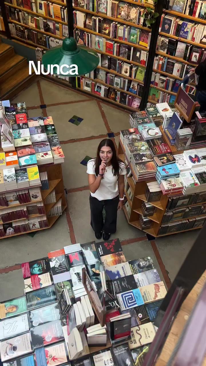 Ahora recomiéndenme libros woo 📚🙌🏽 #sanborns #libros #kindle #libreria #leer