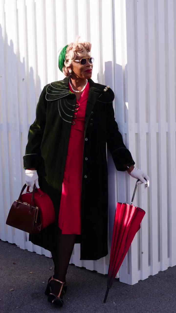 Presenting your Sunday, and final, Best Dressed presented by @Ancestryuk…