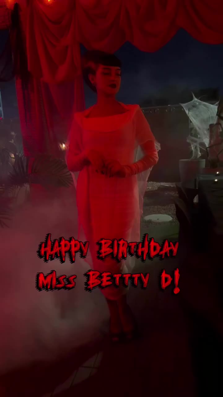 Happiest Birthdays to @missbetttyd 🎂 One of the loveliest humans you’ll ever…