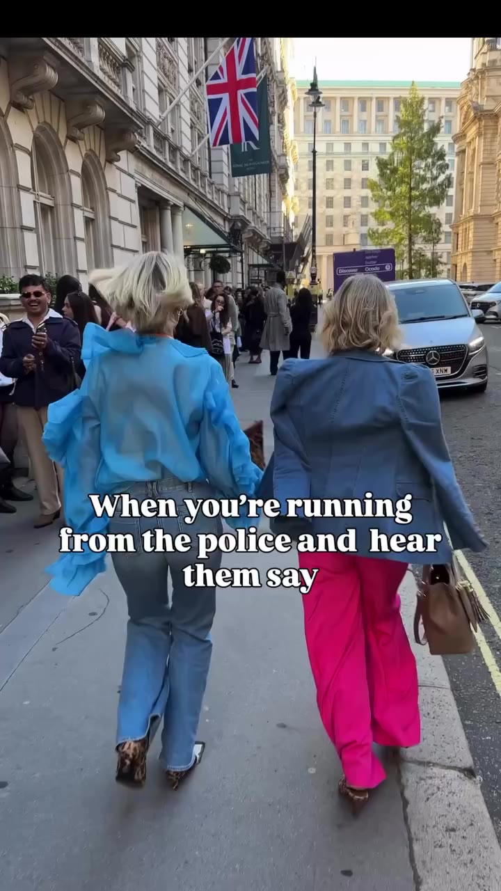 London fashion Week but make it Absolutely Fabulous 🍾💙💗 Bright colours…