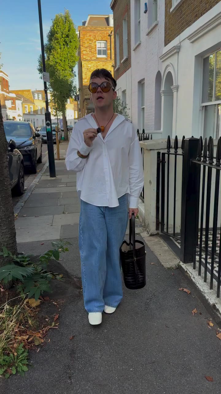 What the girls, the gays, and the industry are wearing LFW. Comment “link”…