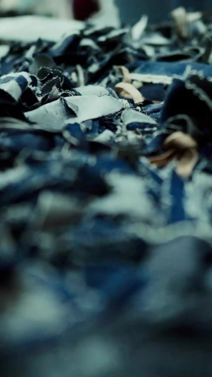 POOL LOOP: VESTE, VAI E VOLTA. O jeans com circularidade da POOL apresenta…