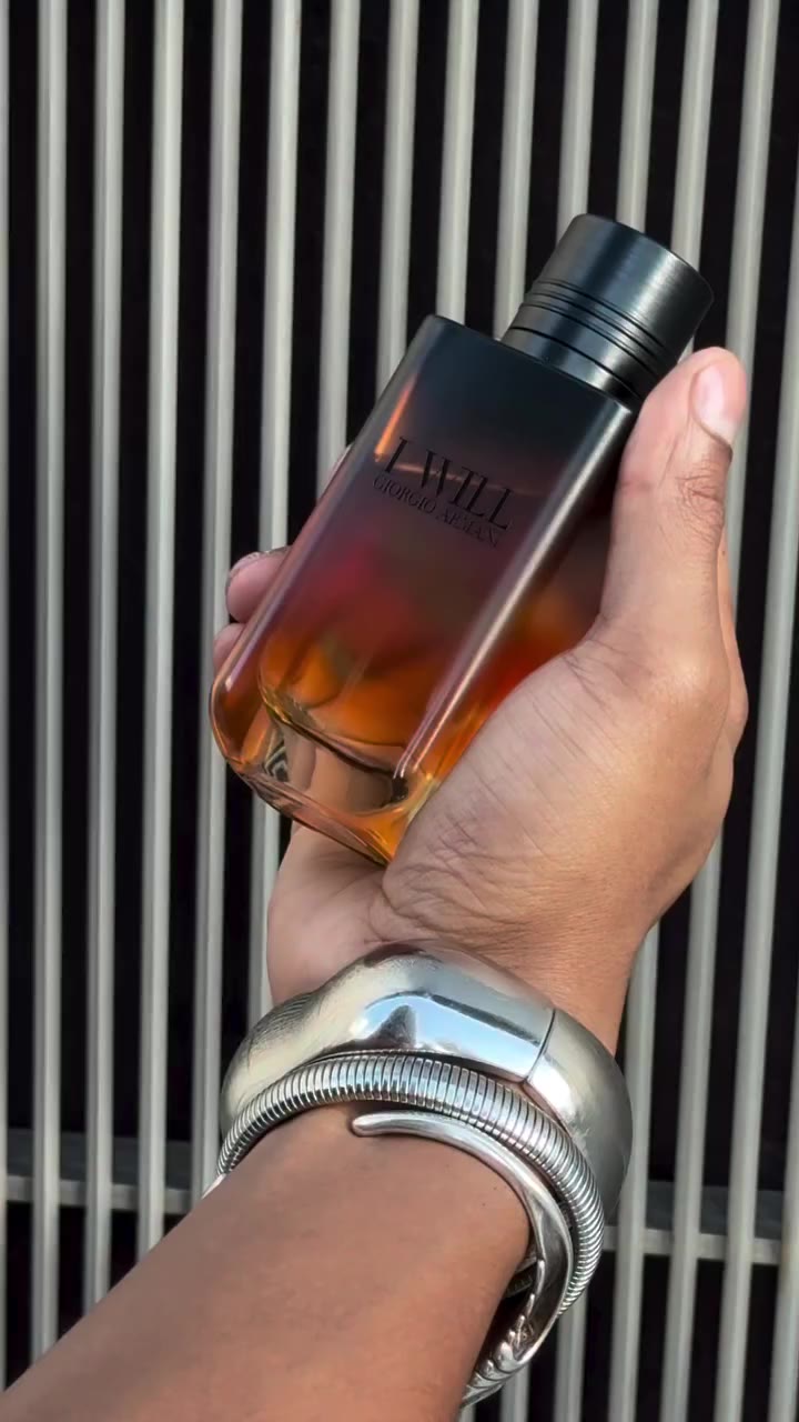 ‘I Will’ by @giorgioarmani x @armanibeauty A new woody & warm vanilla scent to…
