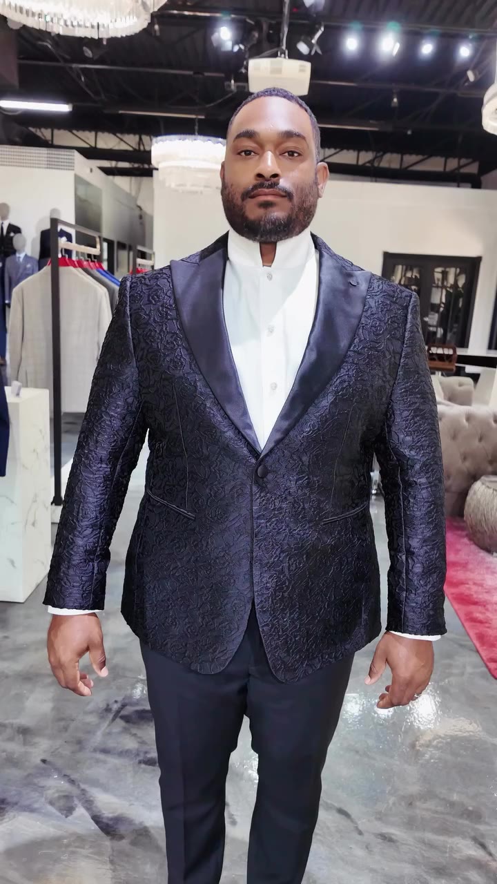 Our first fitting is usually the final fitting 👌🏾 #donmorphy #dallas #style…