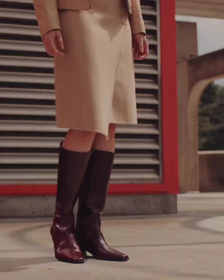 Our signature Elda boot now in a rich brown.