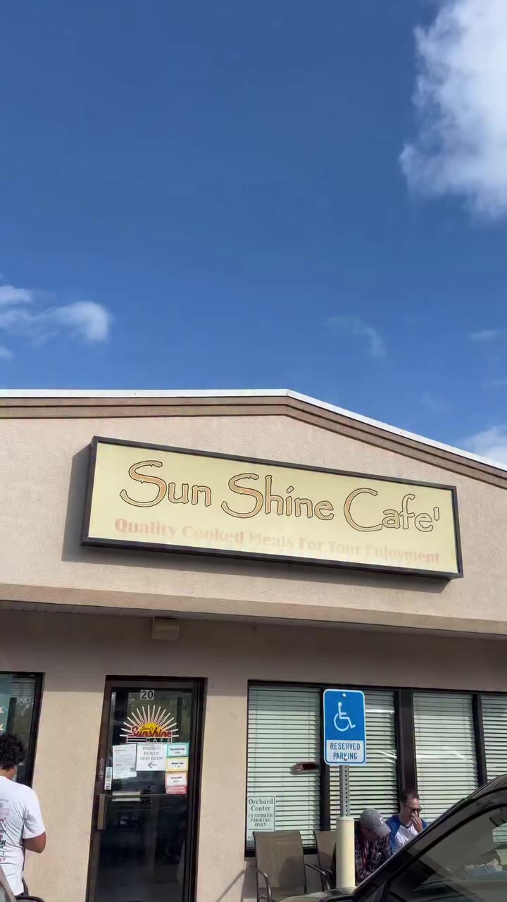 A local spot worth saving 💛🥓🥞 📍Janet’s Sunshine Cafe | 20 S Orchard Dr…
