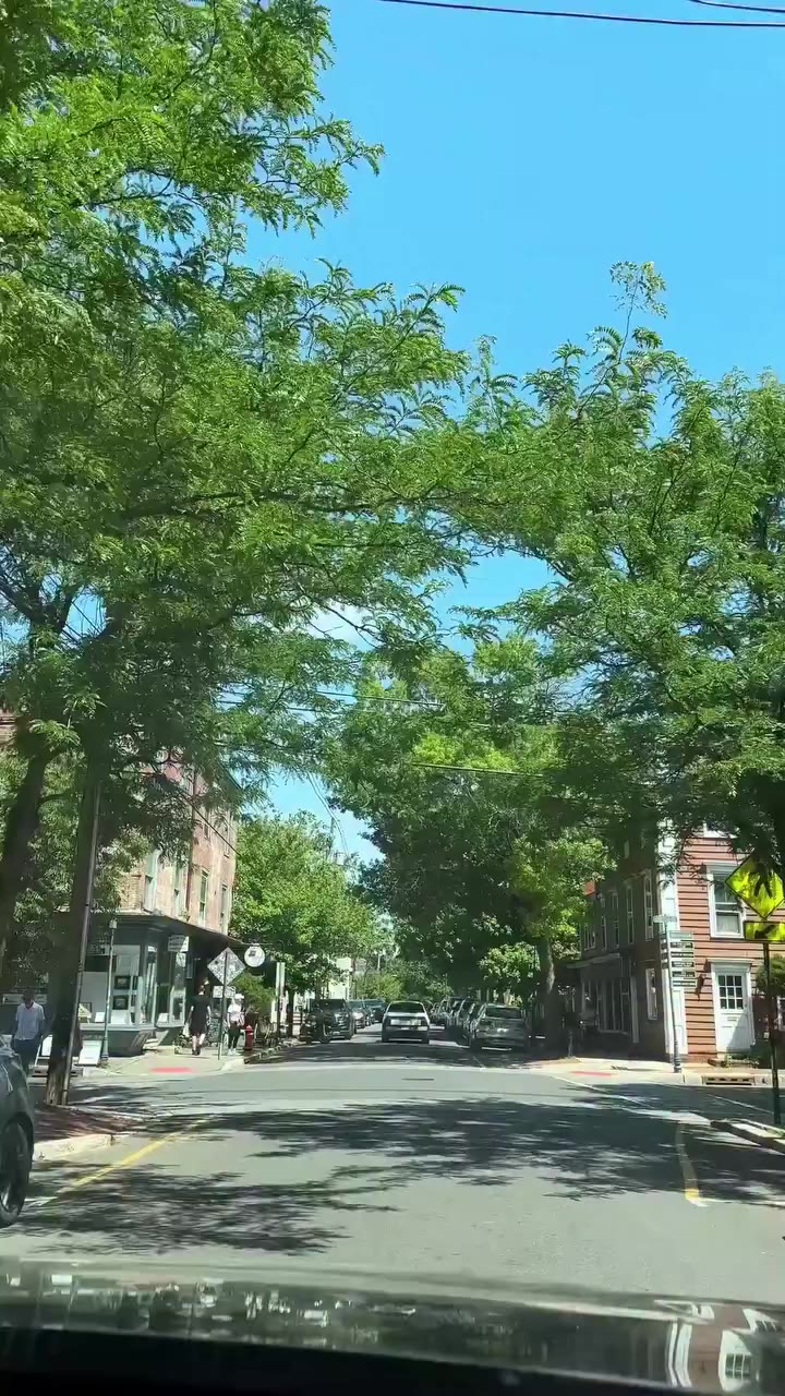We traded the office for blue skies and small-town charm. 🌤️📷
