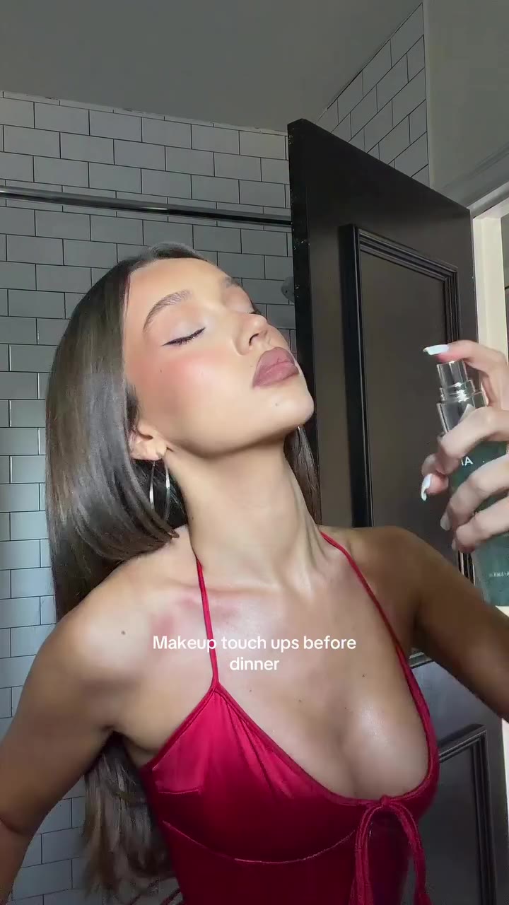 Makeup touch ups 🧘‍♀️🧘‍♀️