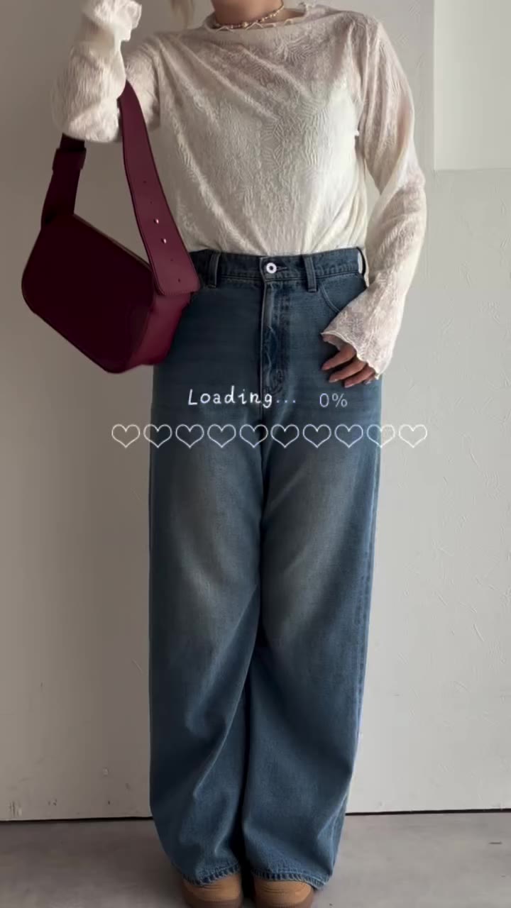 後からすぐに見返せる【 保存 】がおすすめです🏷️♡ 繊細なフラワーレースに メロー仕上げが可愛いインナートップス🫧…