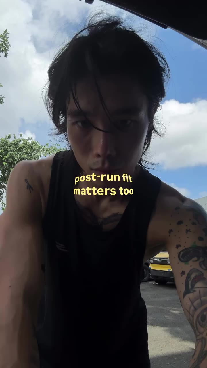Post-run fit matters too.🤟🏻 Run dad run top from @dad.talks_ @dad.runs_…