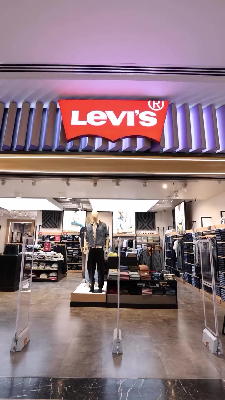 👖 Waist no time? Grab the deal! 😉 🤌 Get upto 50% OFF* on Levi’s styles at…