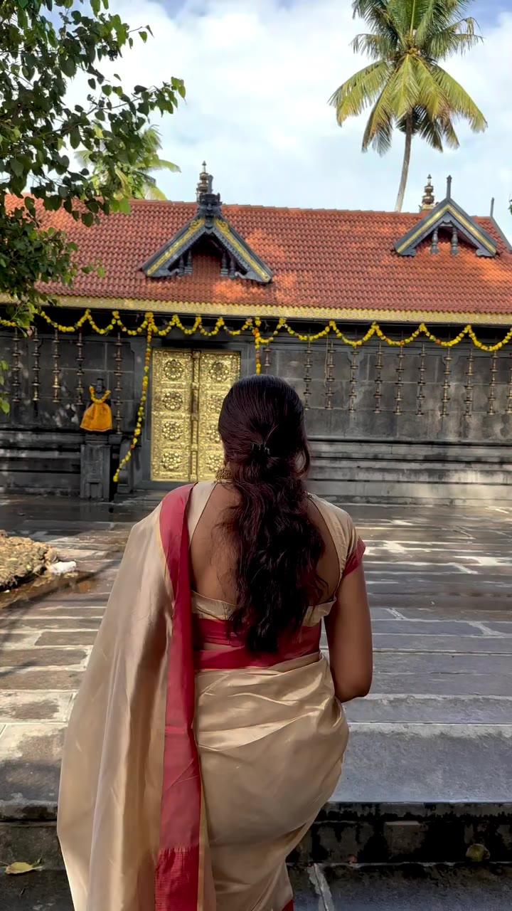 Morning temple visits in a handloom saree >>>>> Shop our beige & red chanderi…