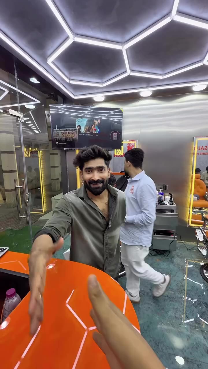 സമ്മാനത്തേക്കാൾ വലുതാണ് ആ നിമിഷത്തിലെ സന്തോഷം❤️✨ @mr_saabi__