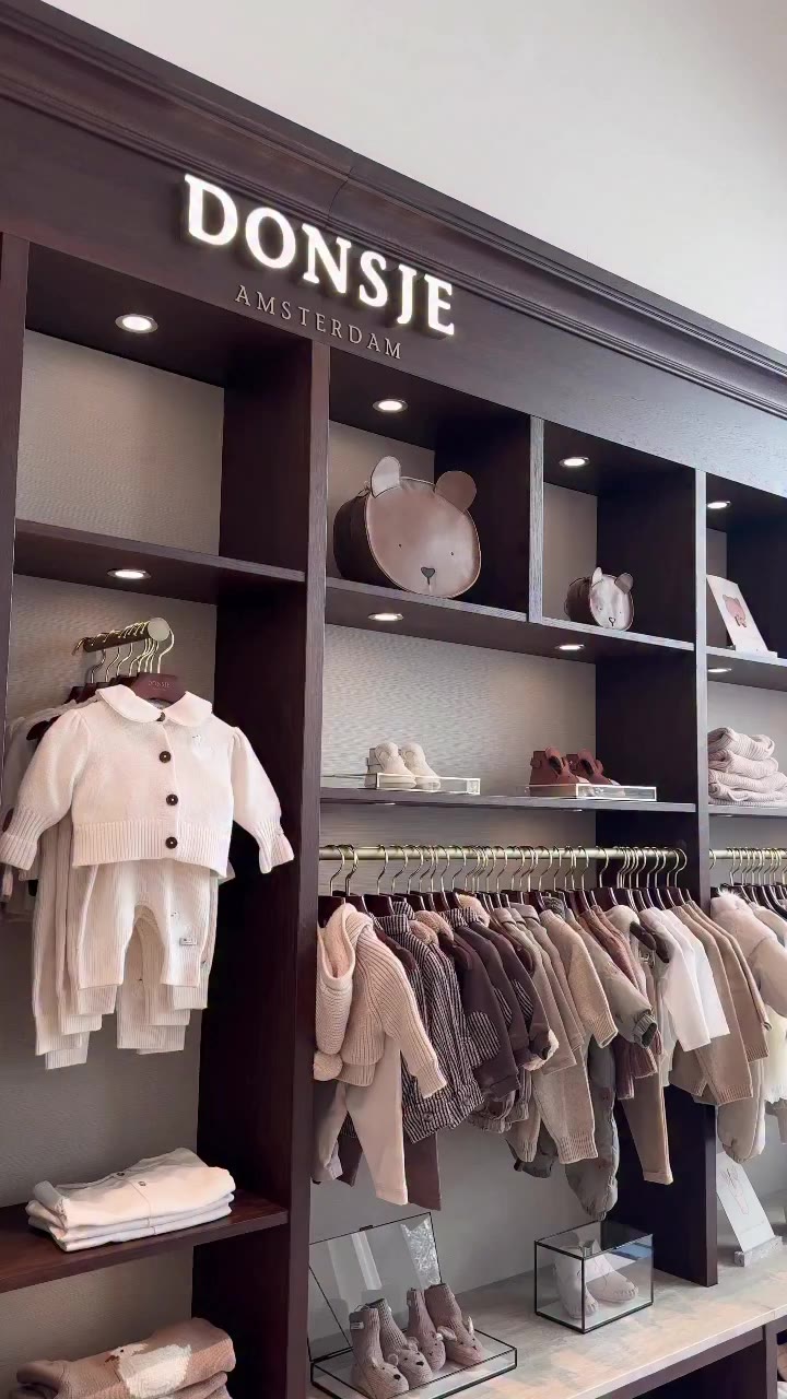 Discover all the cozy corners of our Düsseldorf Flagship Store...⁠ #donsje…