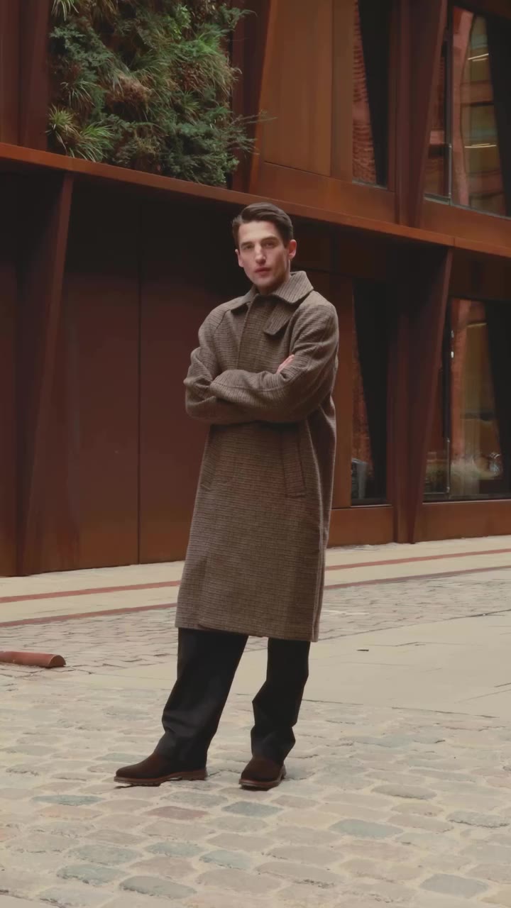 Autumnal colors for cooler days – and comfort that carries you all day…