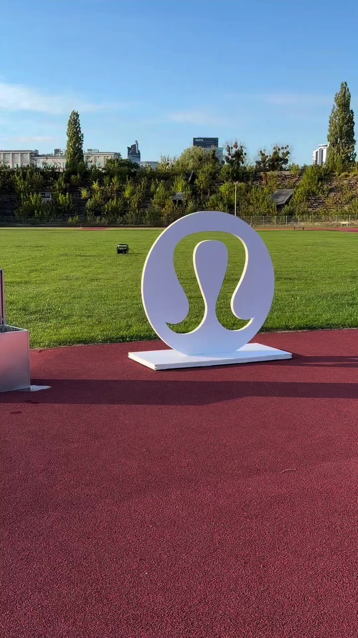 Run or walk I’m run team what about you? @lululemon X @runandmoreclub
