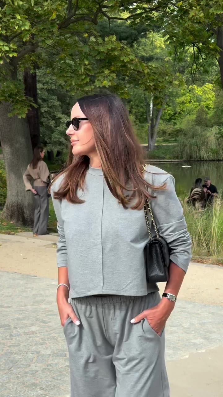 AUTUMN VIBES 🍂 Grey mood, timeless pieces & effortless elegance. Jesień w…